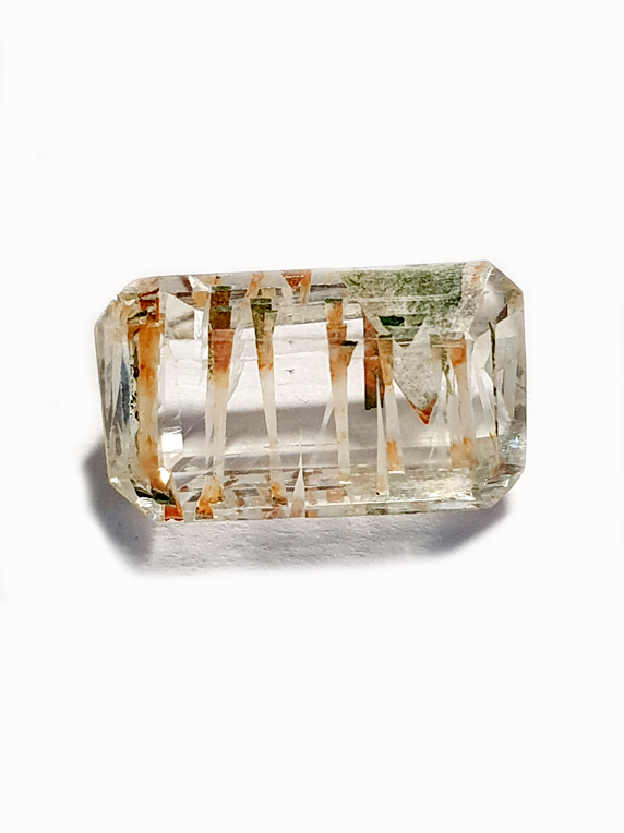 spodumène à inclusions