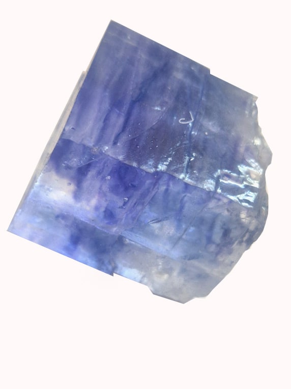 Cette localité est connue pour produire des cristaux cubiques d'halite présentant de magnifiques nuances de bleu.