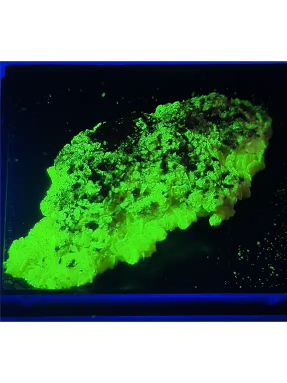 Formation : se trouve généralement dans les zones oxydées des gisements d’uranium